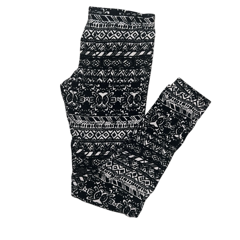 FULL TILT | BLACK AND WHITE DESIGN LEGGINGS MED